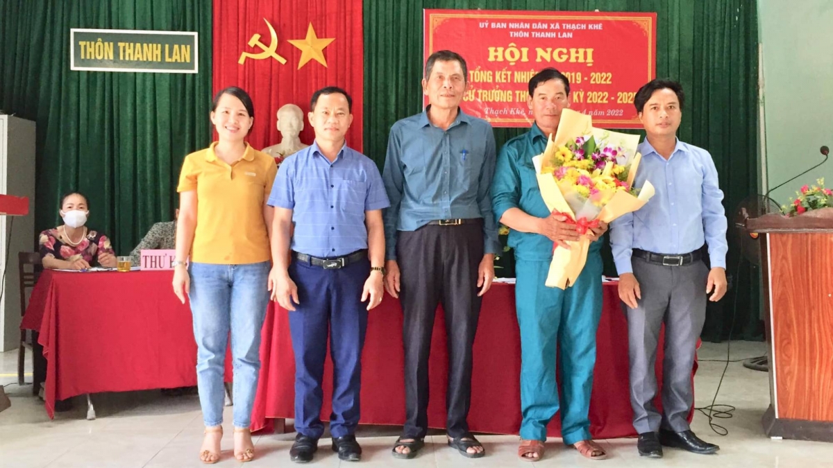 buoc dot pha ve cong tac can bo o ha tinh thuong xuyen tu soi, tu sua hinh anh 1