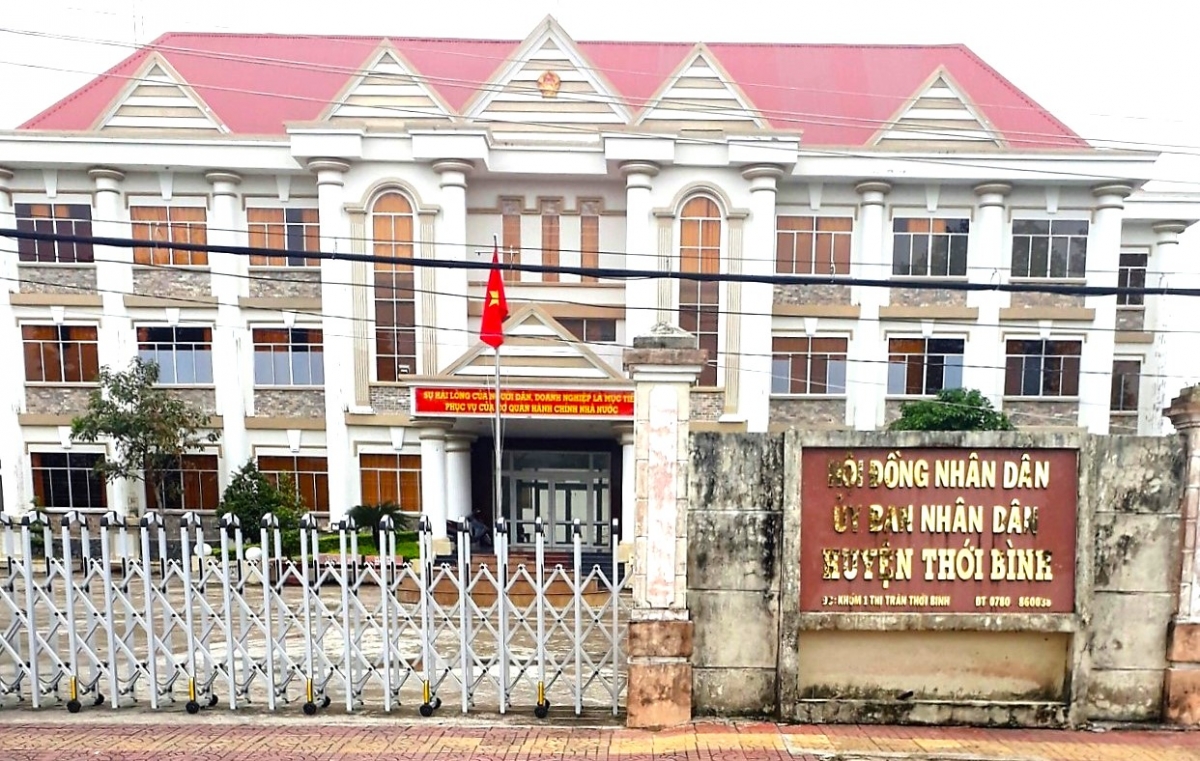 Kỷ luật khiển trách Bí thư và Chủ tịch UBND huyện Thới Bình, Cà Mau