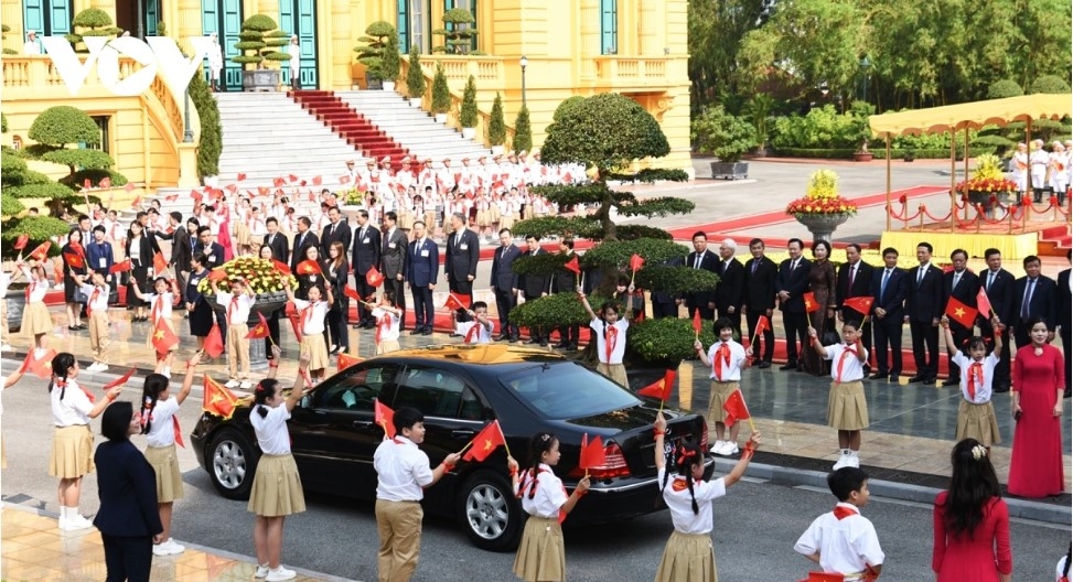 pm chinh hosts welcome ceremony for chinese premier picture 2