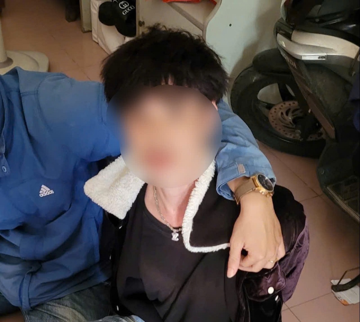 bat giu doi tuong tong tien de doa dot nha hinh anh 1 bat giu doi tuong tong tien de doa dot nha hinh anh 1