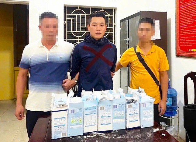 nghe an police bust ring smuggling drugs from europe to vietnam picture 1