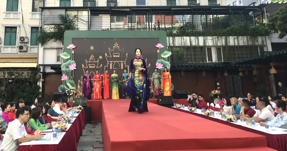 phat dong thang Ao dai ha noi nam 2024 hinh anh 1