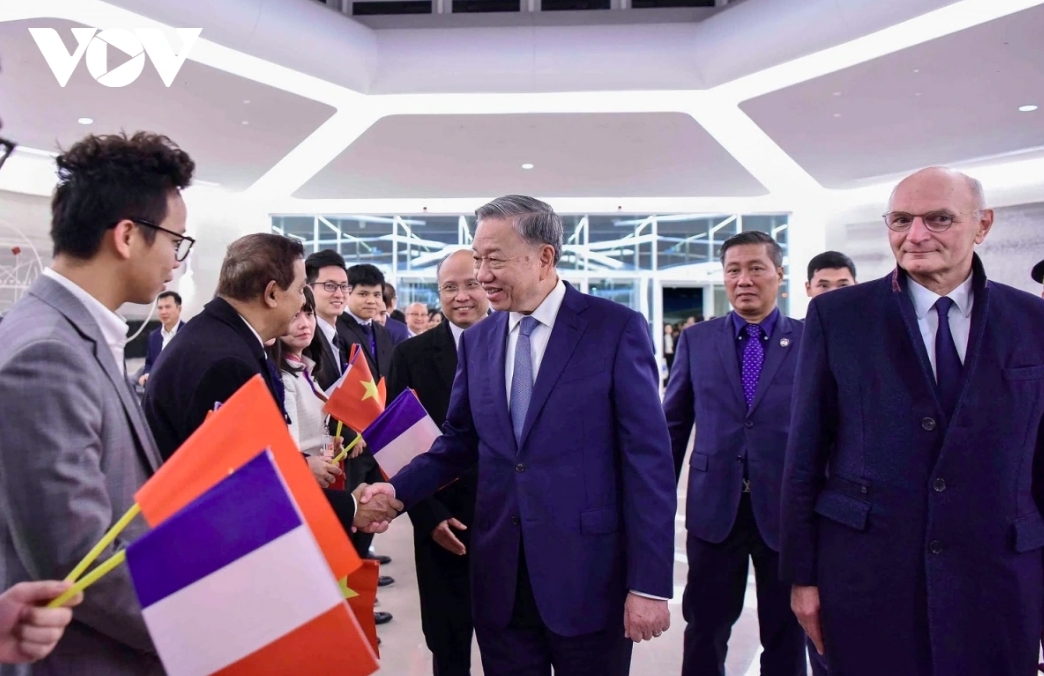 top leader s visit to further deepen vietnam-france ties picture 1