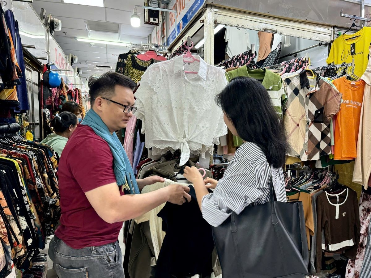 hàng trung quốc tràn ngập chợ truyền thống hình ảnh 3 hang trung quoc tran ngap cho truyen thong hinh anh 3