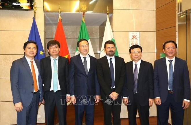 vietnam, italy seek to further step up locality-to-locality cooperation picture 1