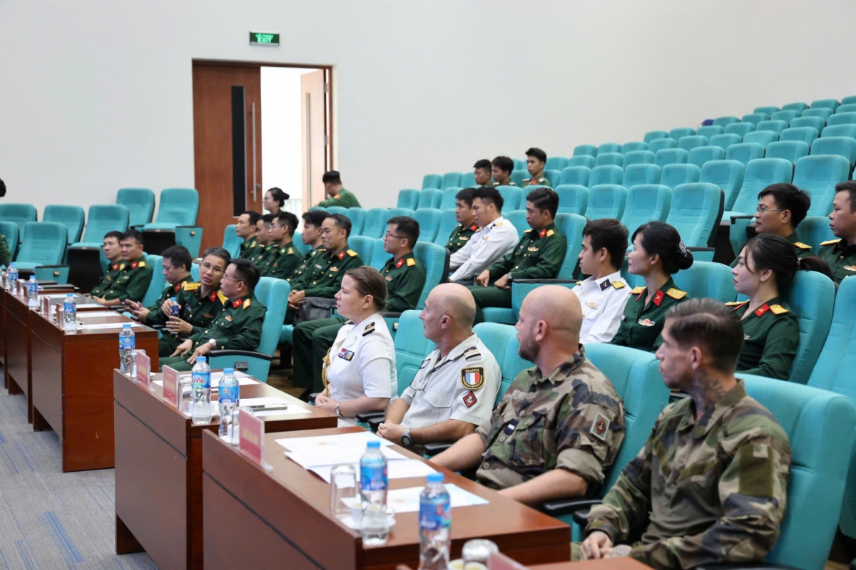 khai mac khoa huan luyen lai xe hai cau cho si quan gin giu hoa binh viet nam hinh anh 3