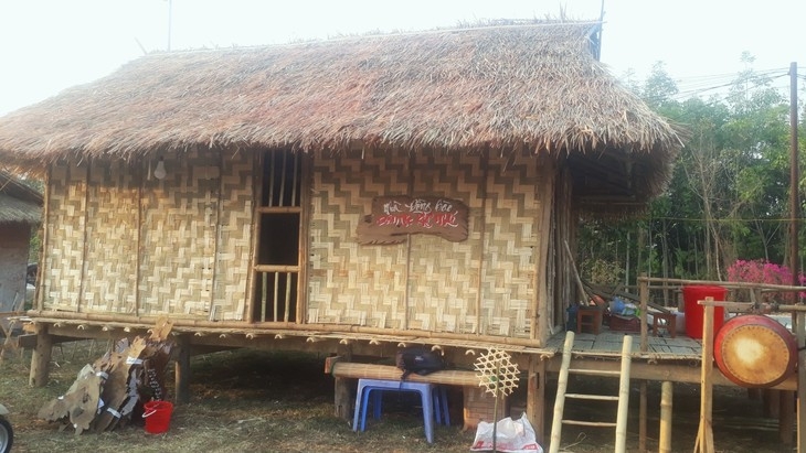 sacred woodstove in a kho mu ethnic house picture 1 sacred woodstove in a kho mu ethnic house picture 1
