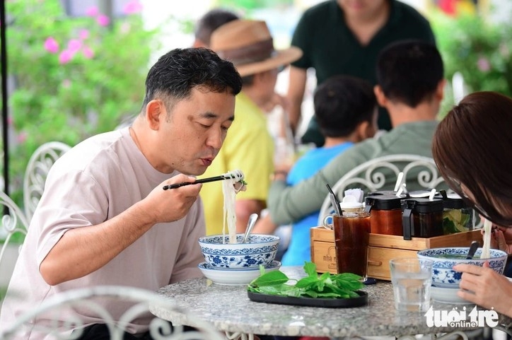 vietnam among favorite places by foodies for korean, thai, japanese visitors picture 1