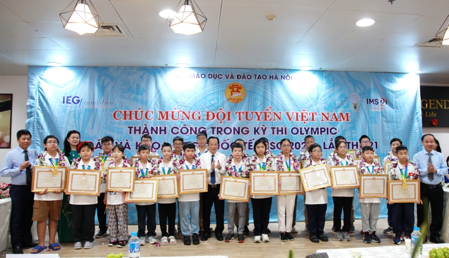 vietnamese students excel at int l mathematics and science olympiad picture 1 vietnamese students excel at int l mathematics and science olympiad picture 1