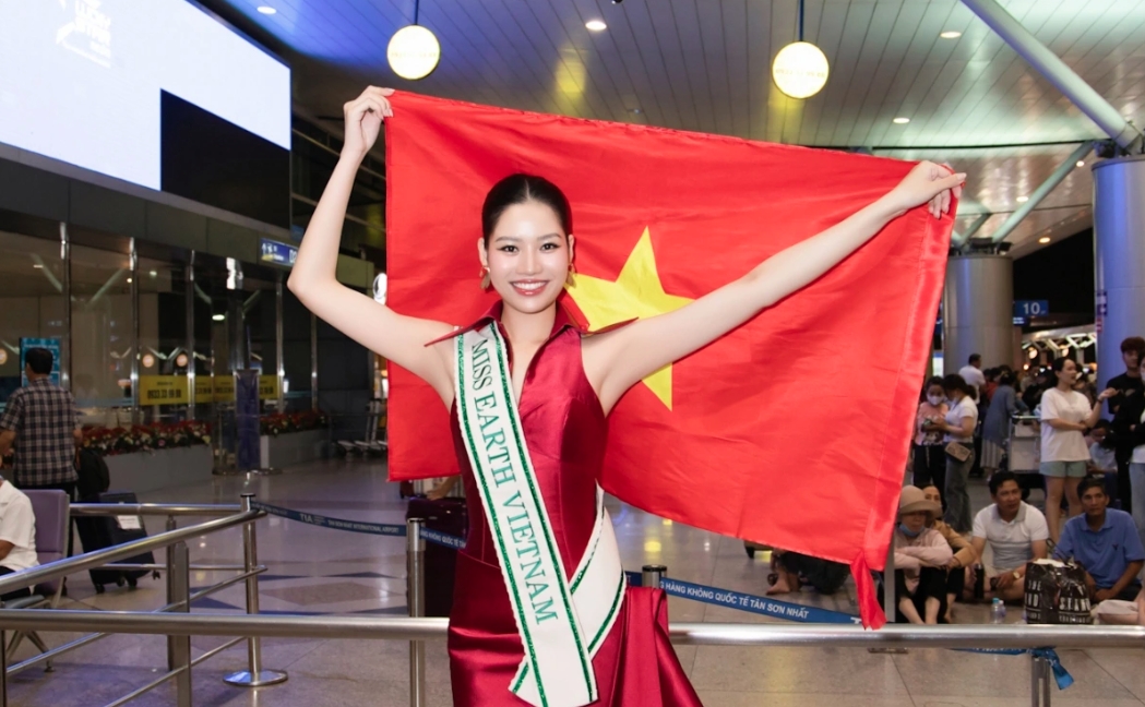 Vietnamese beauty departs for Miss Earth 2024 in Philippines