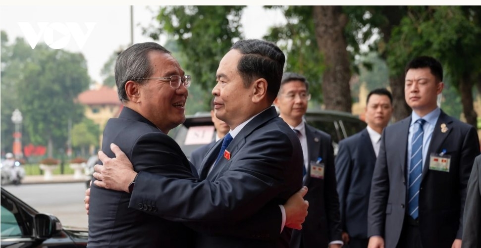 na chairman tran thanh man meets with chinese premier li qiang picture 1