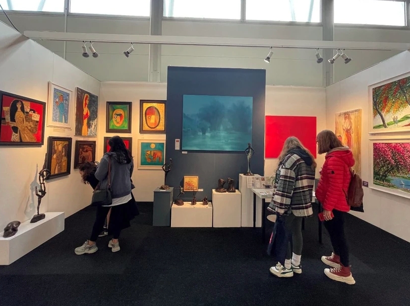 Vietnamese paintings exhibited at international art fair in UK