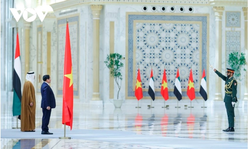 welcome ceremony with 21-gun salute held for vietnamese pm picture 2