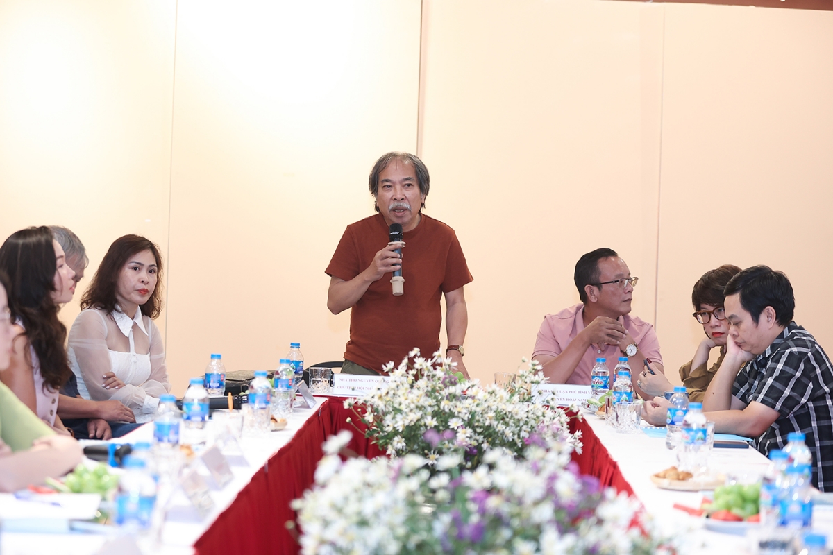 tiểu thuyết nhà có 4 chị em gái - những người quen đâu đây hình ảnh 3 tieu thuyet nha co 4 chi em gai - nhung nguoi quen dau day hinh anh 3