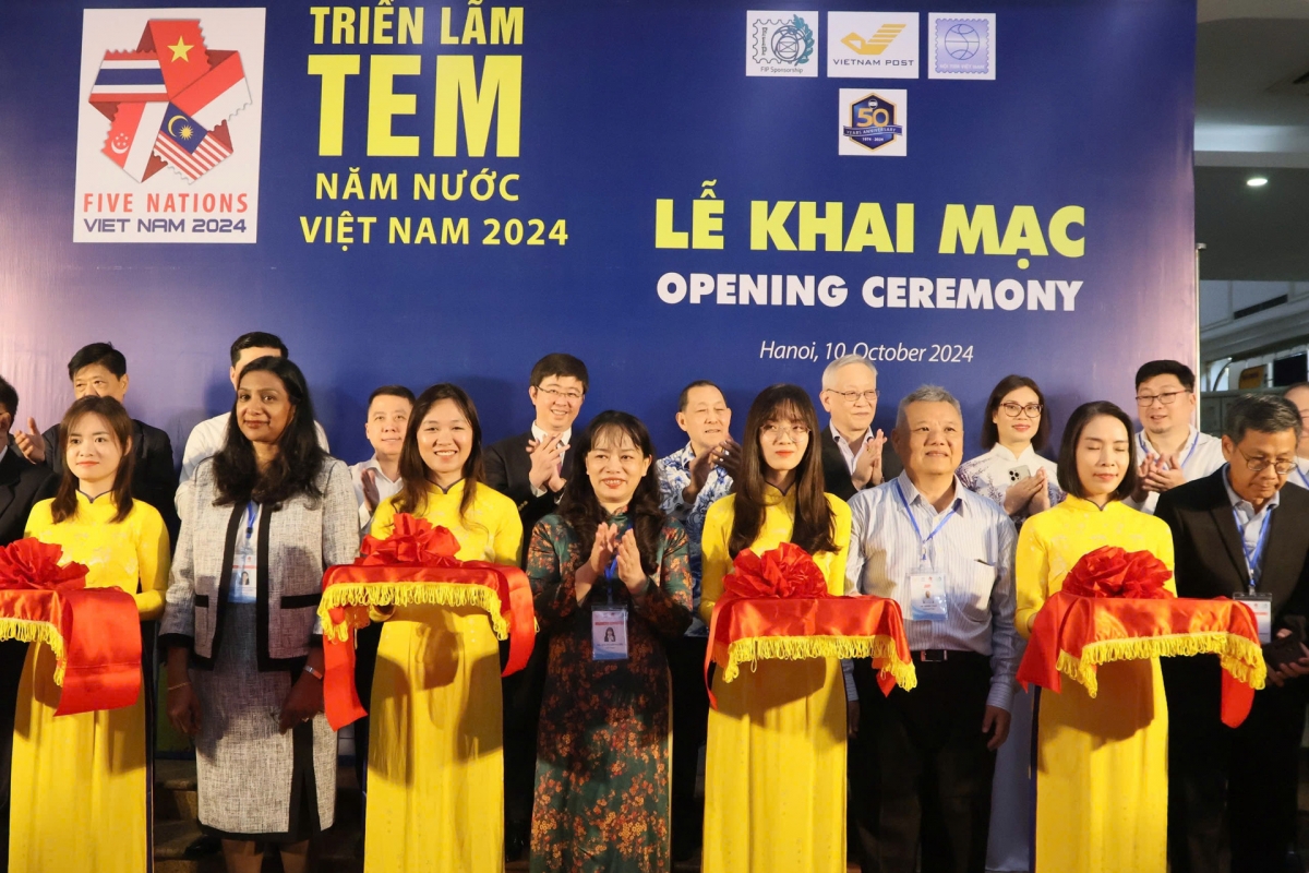 five nations stamp exhibition kicks off in hanoi picture 1