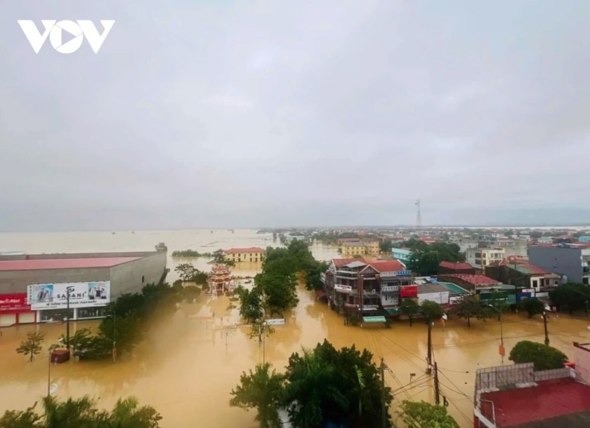 15,000 households in quang binh affected by flooding picture 3