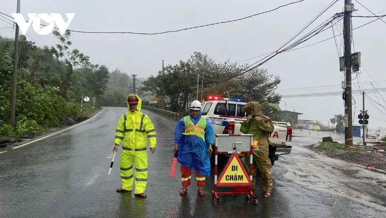 storm trami slams into central localities with heavy downpour picture 4