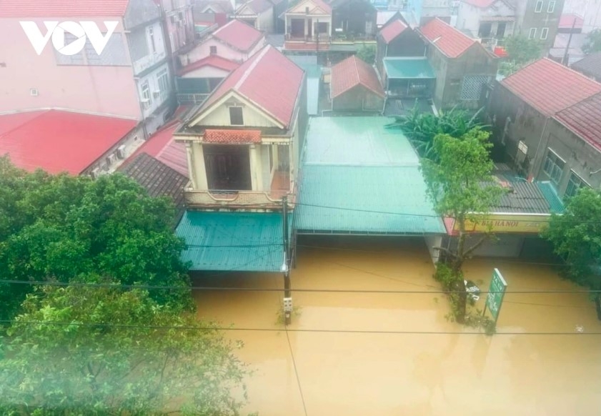 15,000 households in quang binh affected by flooding picture 5