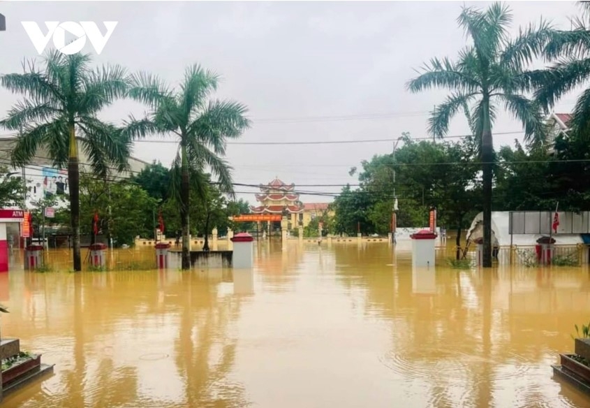 15,000 households in quang binh affected by flooding picture 6