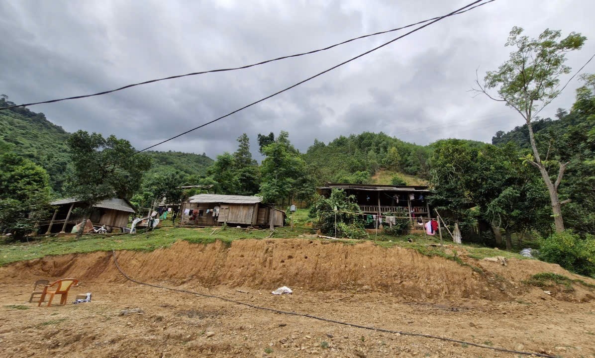 nguoi dan mien nui quang tri nom nop noi lo sat lo vao mua mua hinh anh 5