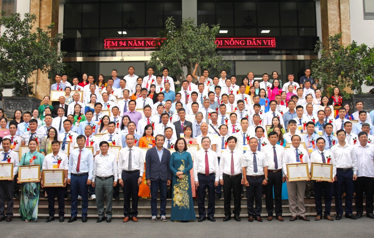 126 nông dân việt nam xuất sắc và hợp tác xã tiêu biểu năm 2024 hình ảnh 4 126 nong dan viet nam xuat sac va hop tac xa tieu bieu nam 2024 hinh anh 4