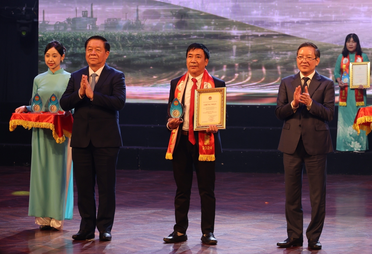 Ông Nguyễn Trọng Nghĩa dự lễ tôn vinh “Nhà khoa học của nhà nông”