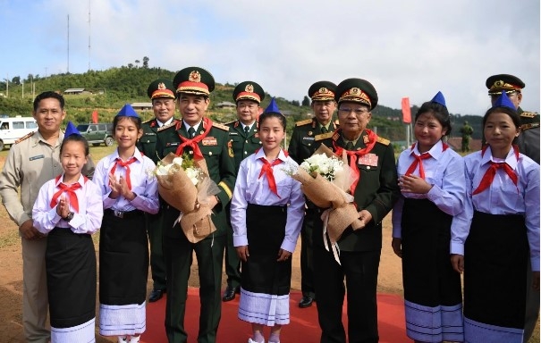 vietnam, laos promote border defence friendship exchange picture 13