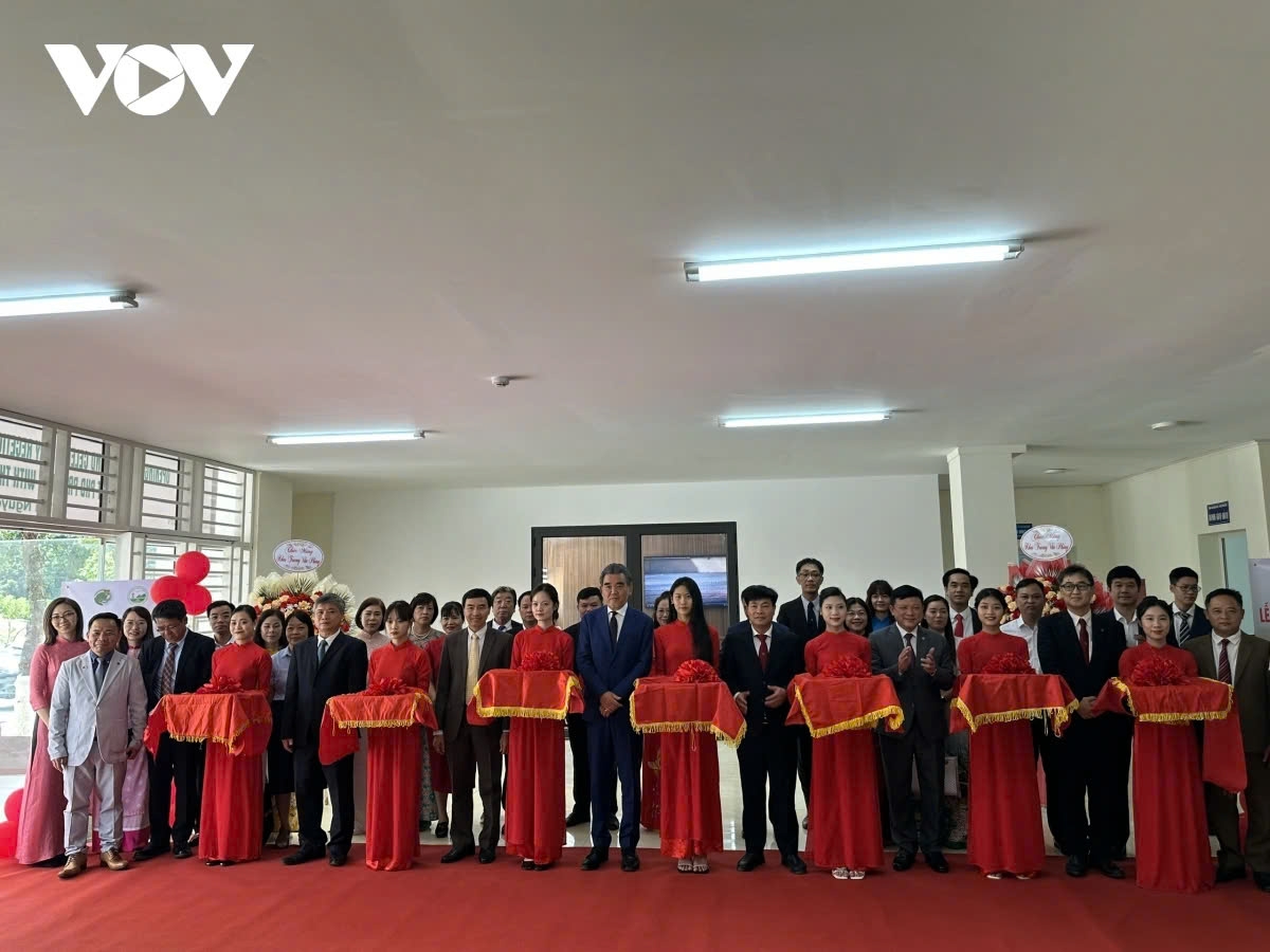 ambassador aspires to expand vietnam-japan education cooperation picture 2