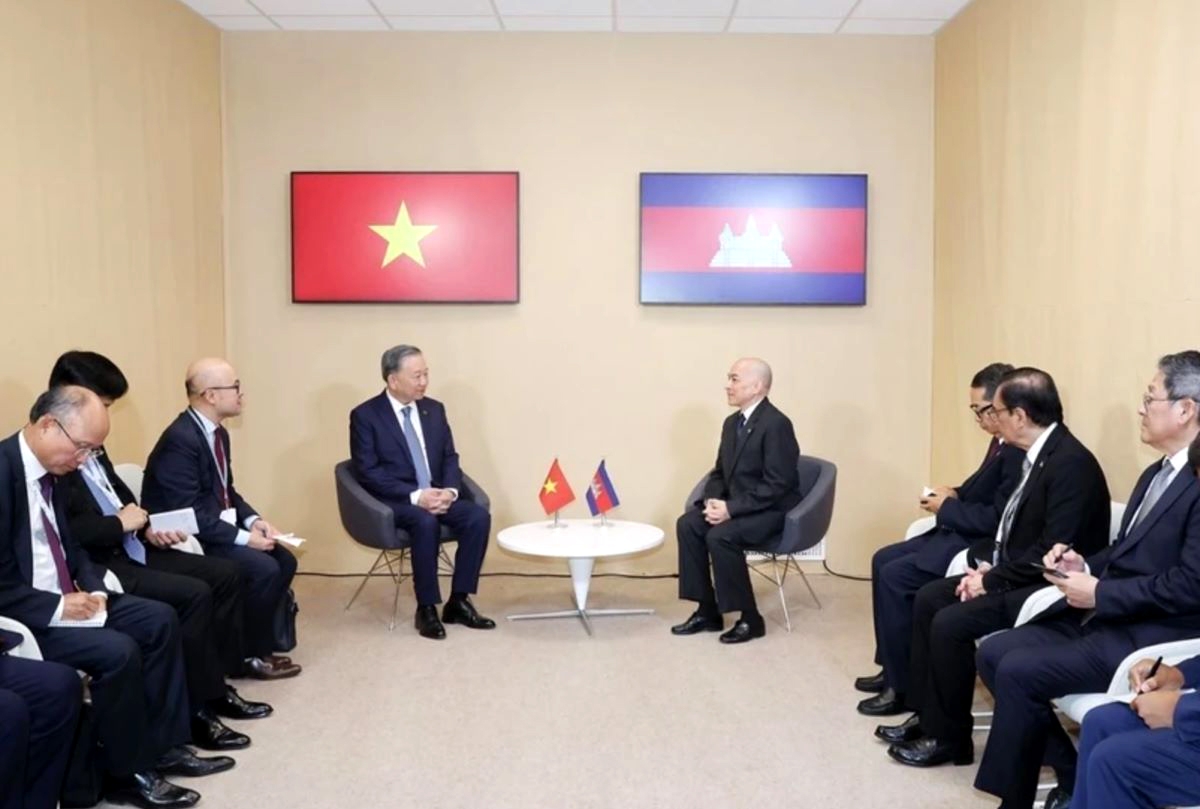 vietnamese leader to lam meets cambodian king norodom sihamoni in france picture 1