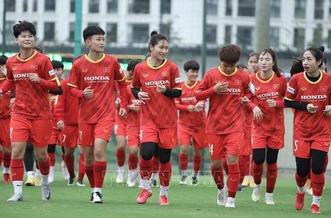 Women's football team prepares for international friendly tournament in China