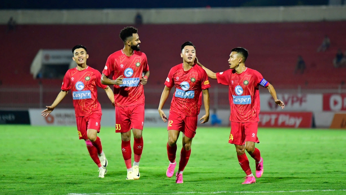 ket qua vong 4 v-league 2024 2025 thanh hoa soan ngoi dau cua hagl hinh anh 1