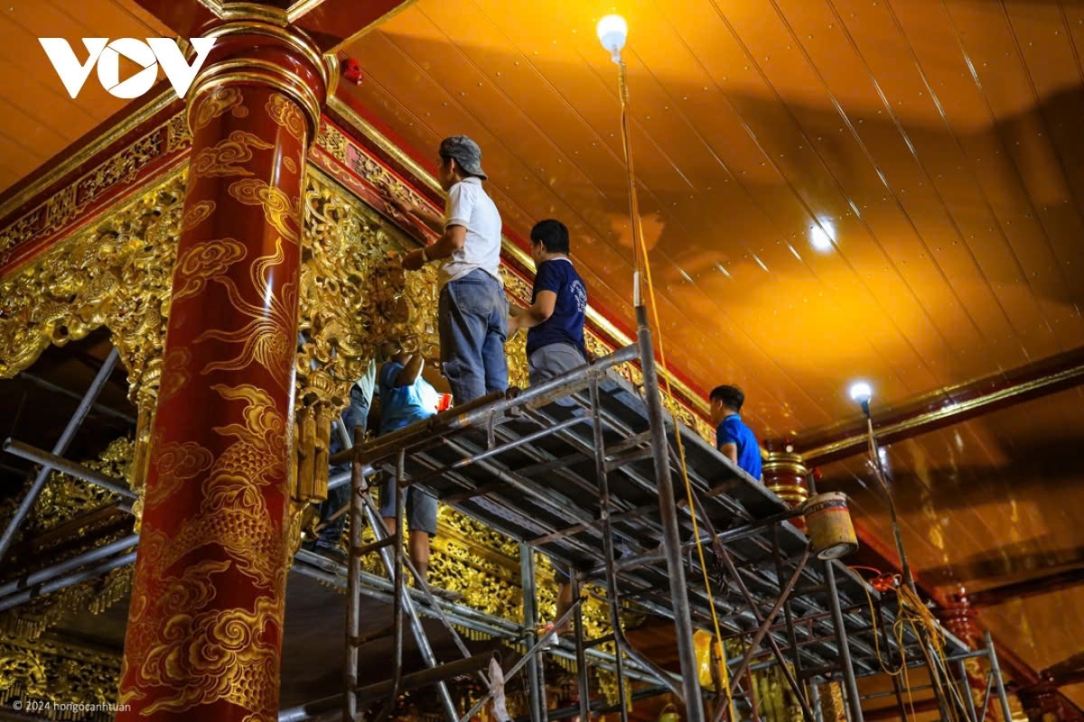 restoration of the thai hoa palace in close-up picture 1