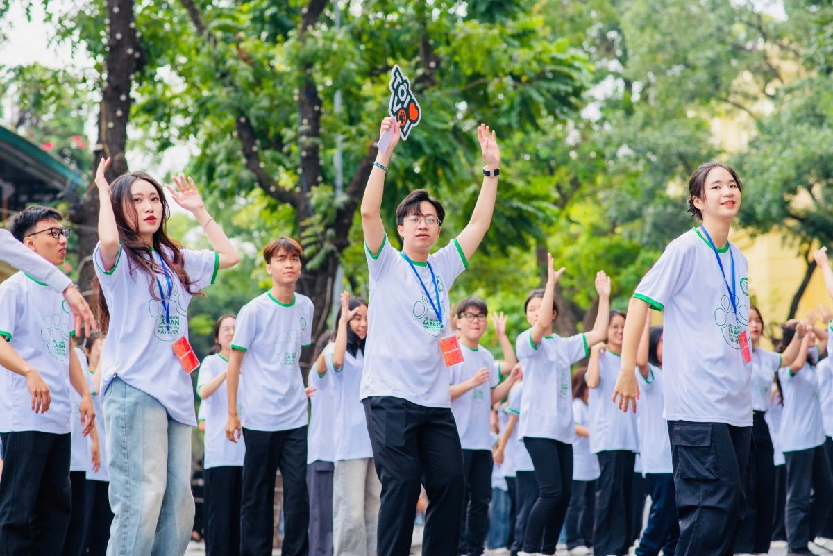 5.000 nguoi nhay flashmob lan toa thong diep bao ve rung va dong vat hoang da hinh anh 6