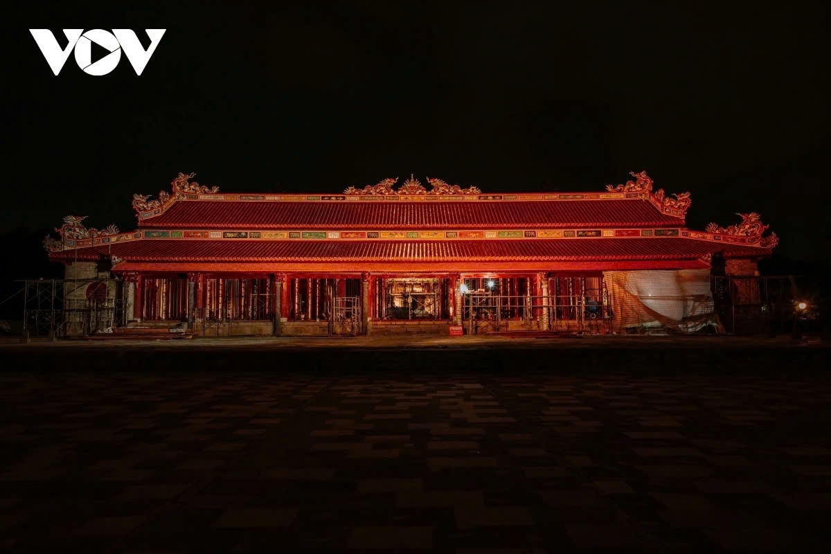 restoration of the thai hoa palace in close-up picture 11
