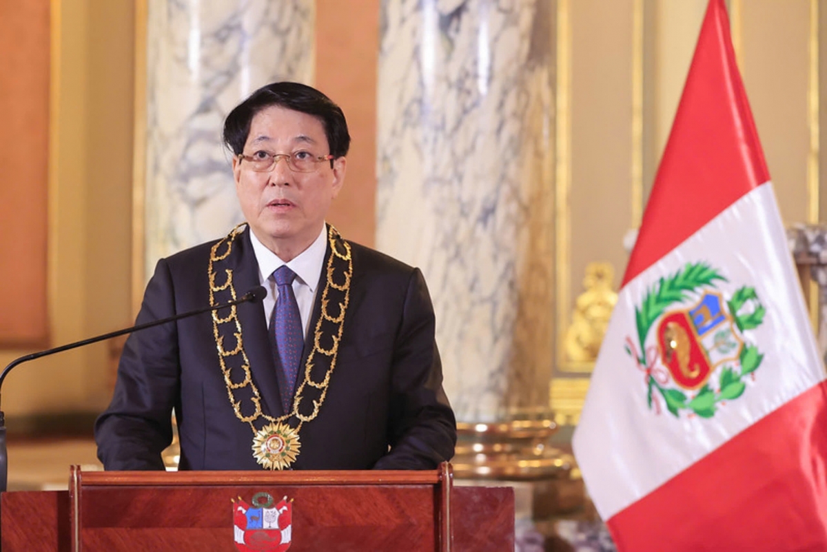 chu tich nuoc luong cuong duoc nhan phan thuong cao quy cua nha nuoc peru hinh anh 2
