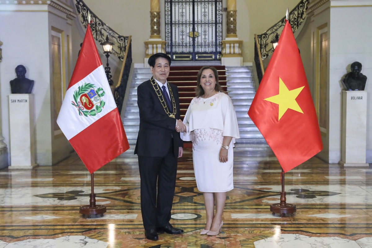 chu tich nuoc luong cuong duoc nhan phan thuong cao quy cua nha nuoc peru hinh anh 3