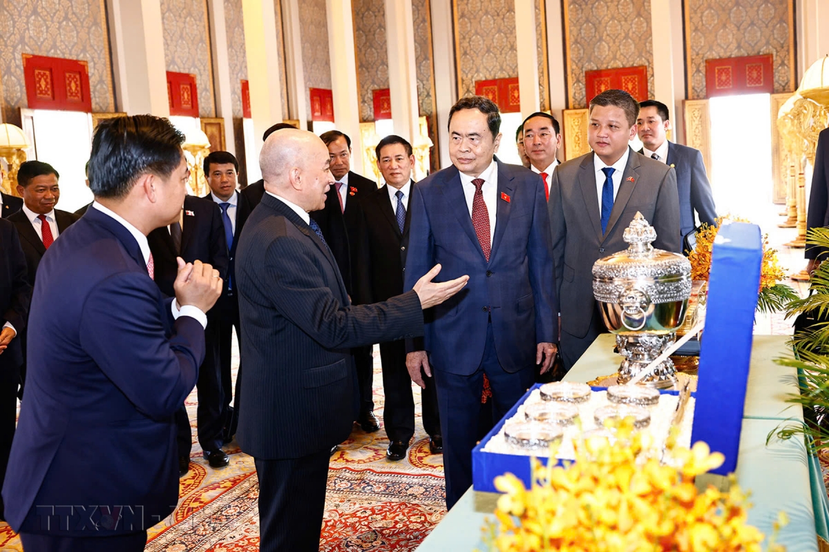 chủ tịch quốc hội trần thanh mẫn yết kiến quốc vương campuchia norodom sihamoni hình ảnh 4 chu tich quoc hoi tran thanh man yet kien quoc vuong campuchia norodom sihamoni hinh anh 4