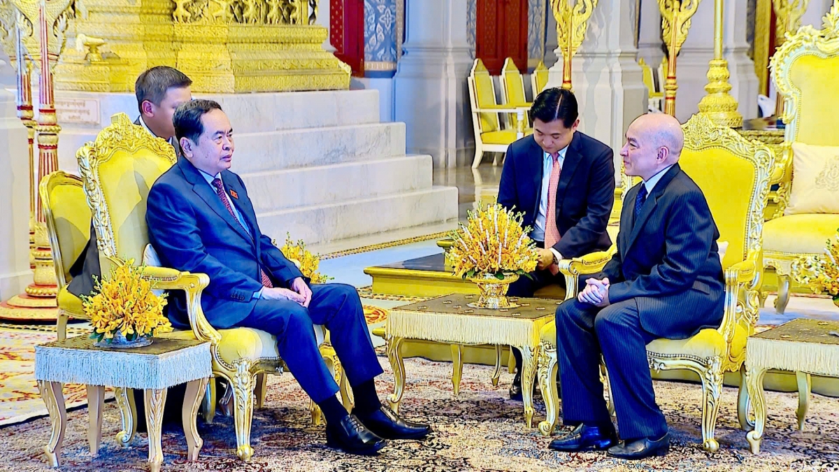 chủ tịch quốc hội trần thanh mẫn yết kiến quốc vương campuchia norodom sihamoni hình ảnh 2 chu tich quoc hoi tran thanh man yet kien quoc vuong campuchia norodom sihamoni hinh anh 2