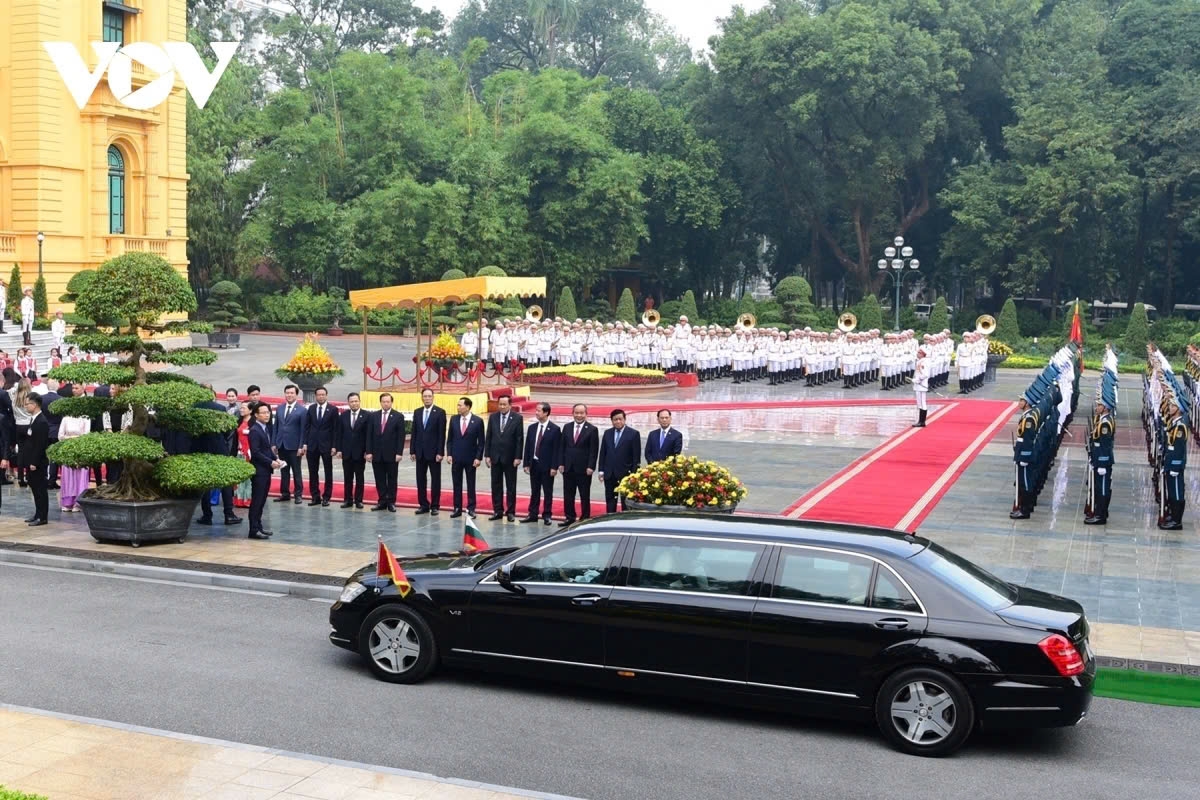 bulgarian president rumen radev warmly welcomed in hanoi on official visit picture 3 bulgarian president rumen radev warmly welcomed in hanoi on official visit picture 3