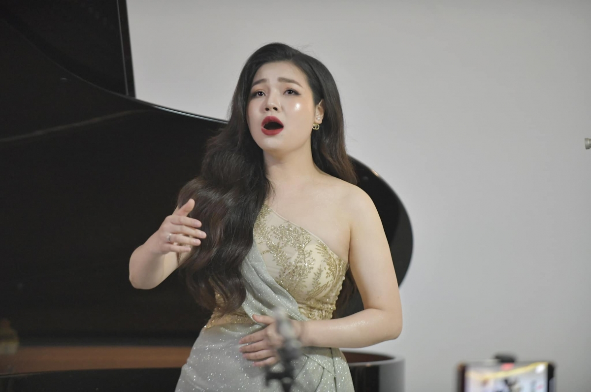 giong ca soprano ha my va concert opera ket noi khan gia voi nhac co dien hinh anh 5