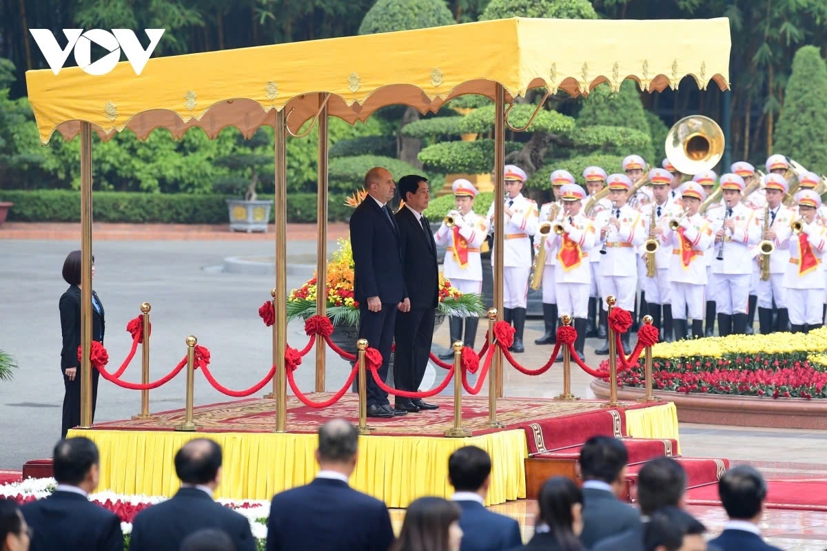 bulgarian president rumen radev warmly welcomed in hanoi on official visit picture 4 bulgarian president rumen radev warmly welcomed in hanoi on official visit picture 4
