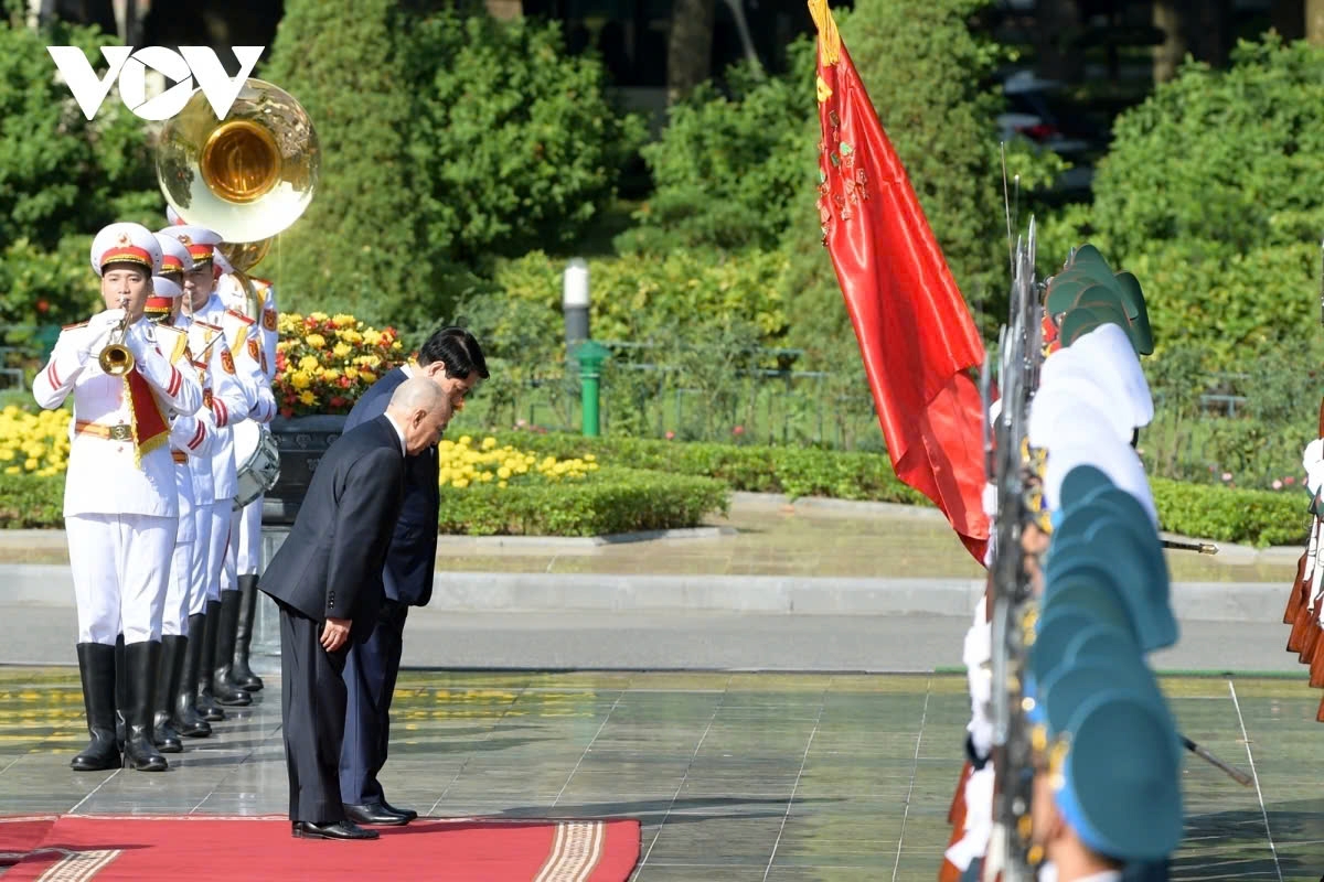 cambodian king norodom sihamoni warmly welcomed in hanoi on two-day visit picture 4 cambodian king norodom sihamoni warmly welcomed in hanoi on two-day visit picture 4