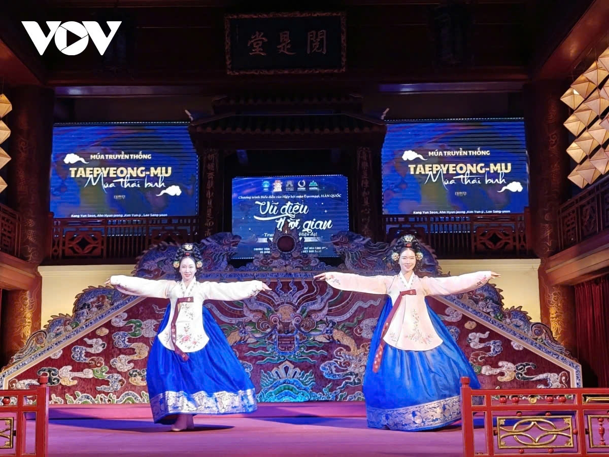 impressive korean performances during hue winter festival 2024 picture 4 impressive korean performances during hue winter festival 2024 picture 4