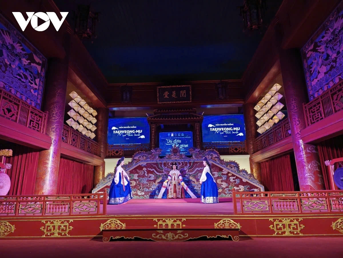 impressive korean performances during hue winter festival 2024 picture 5 impressive korean performances during hue winter festival 2024 picture 5