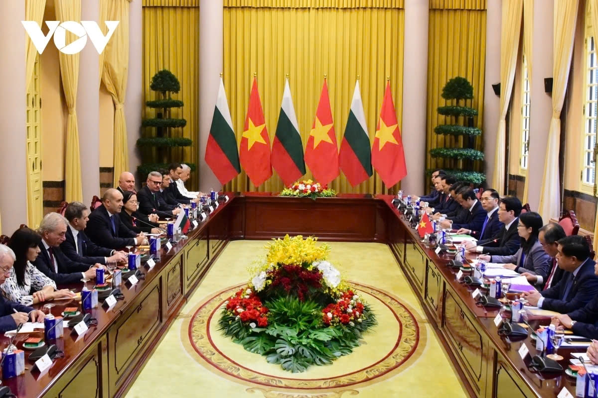 bulgarian president rumen radev warmly welcomed in hanoi on official visit picture 7 bulgarian president rumen radev warmly welcomed in hanoi on official visit picture 7