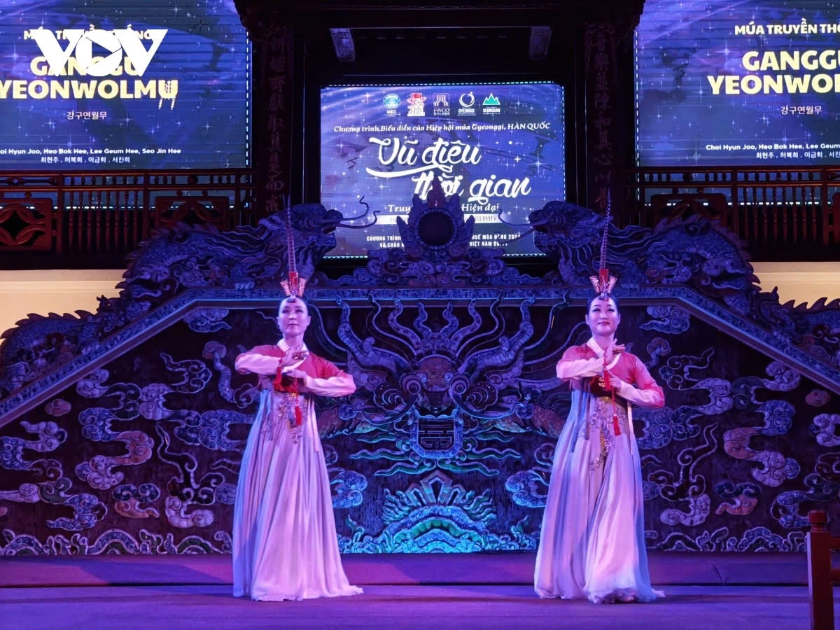 impressive korean performances during hue winter festival 2024 picture 8 impressive korean performances during hue winter festival 2024 picture 8