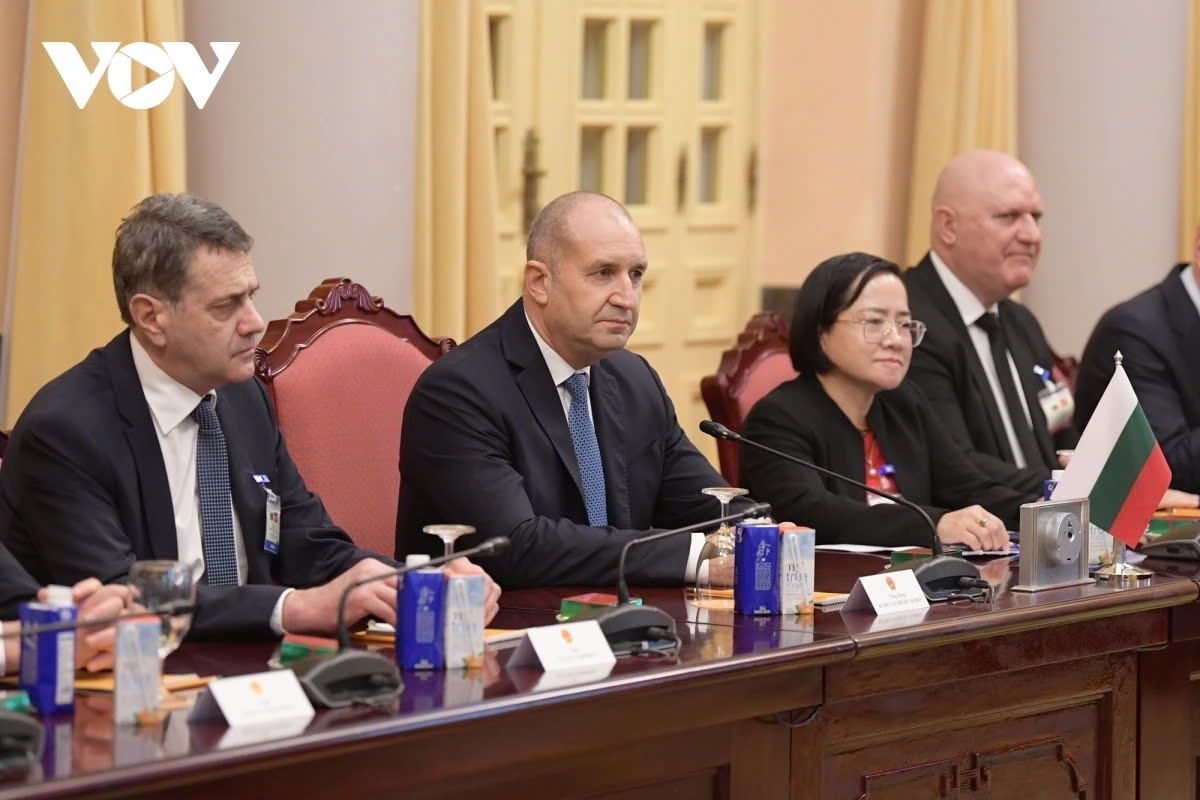 bulgarian president rumen radev warmly welcomed in hanoi on official visit picture 9 bulgarian president rumen radev warmly welcomed in hanoi on official visit picture 9