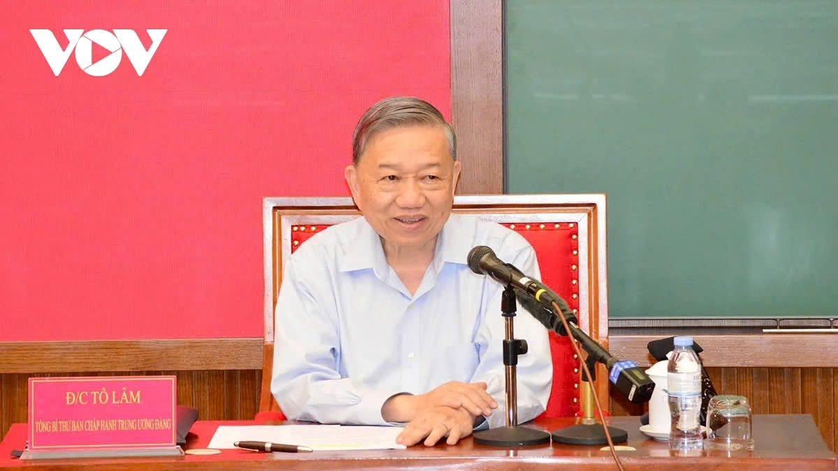 slow transformation means falling behind the world, says party leader to lam picture 1 slow transformation means falling behind the world, says party leader to lam picture 1