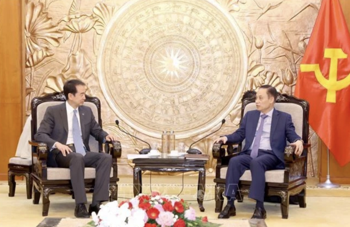 party official welcomes new chinese ambassador to vietnam picture 1 party official welcomes new chinese ambassador to vietnam picture 1