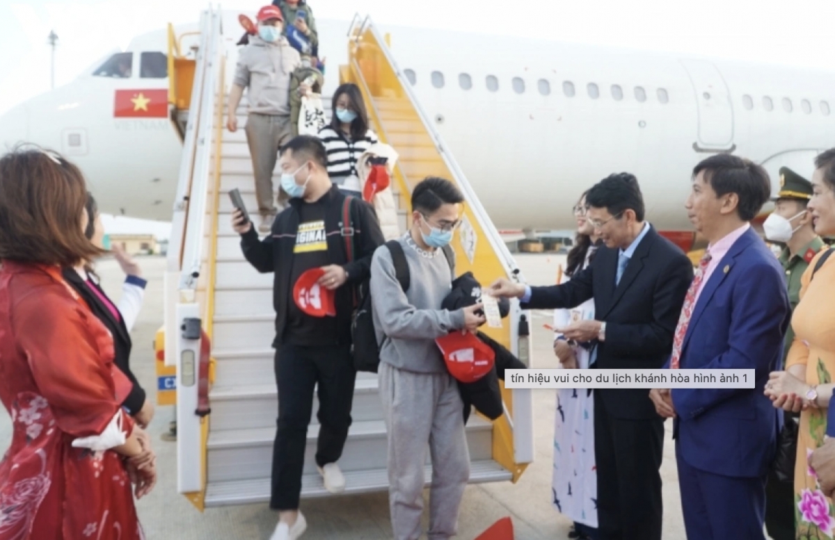 foreign arrivals to cam ranh international airport hit record high picture 1